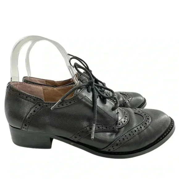 Adrienne Vittadini Biome flats size 7 black faux leather spectator oxfords - Picture 15 of 15